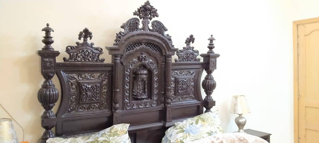 Chinioti Bed and Dressing Table 3