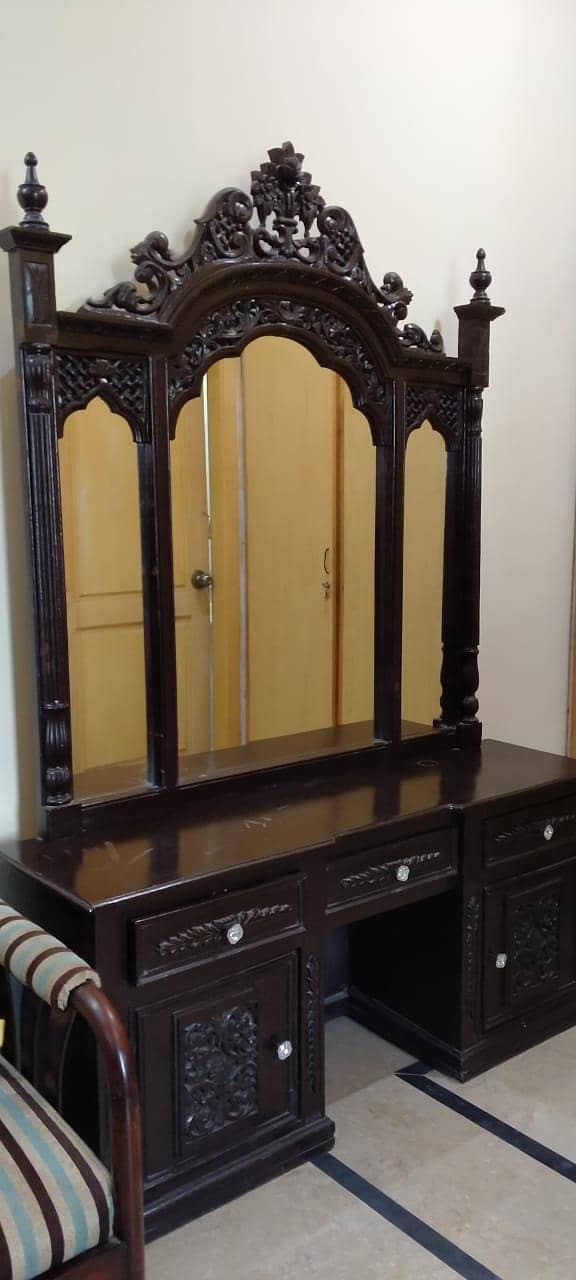 Chinioti Bed and Dressing Table 7