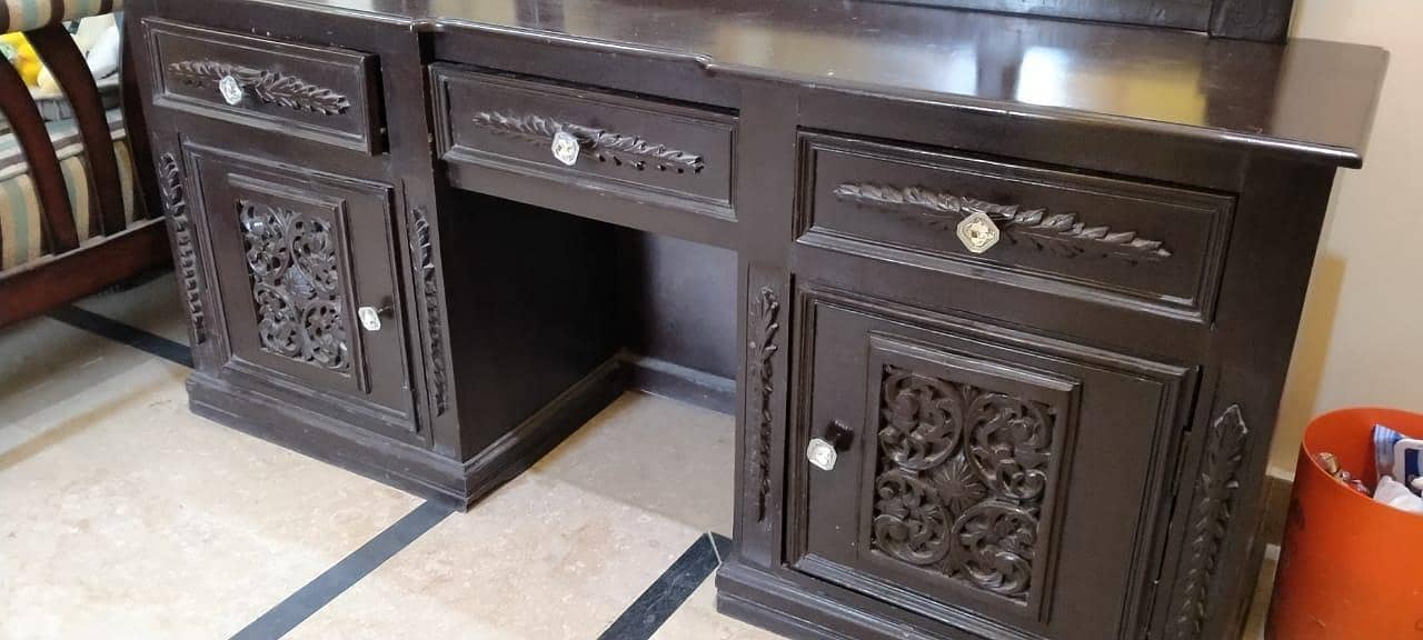 Chinioti Bed and Dressing Table 10
