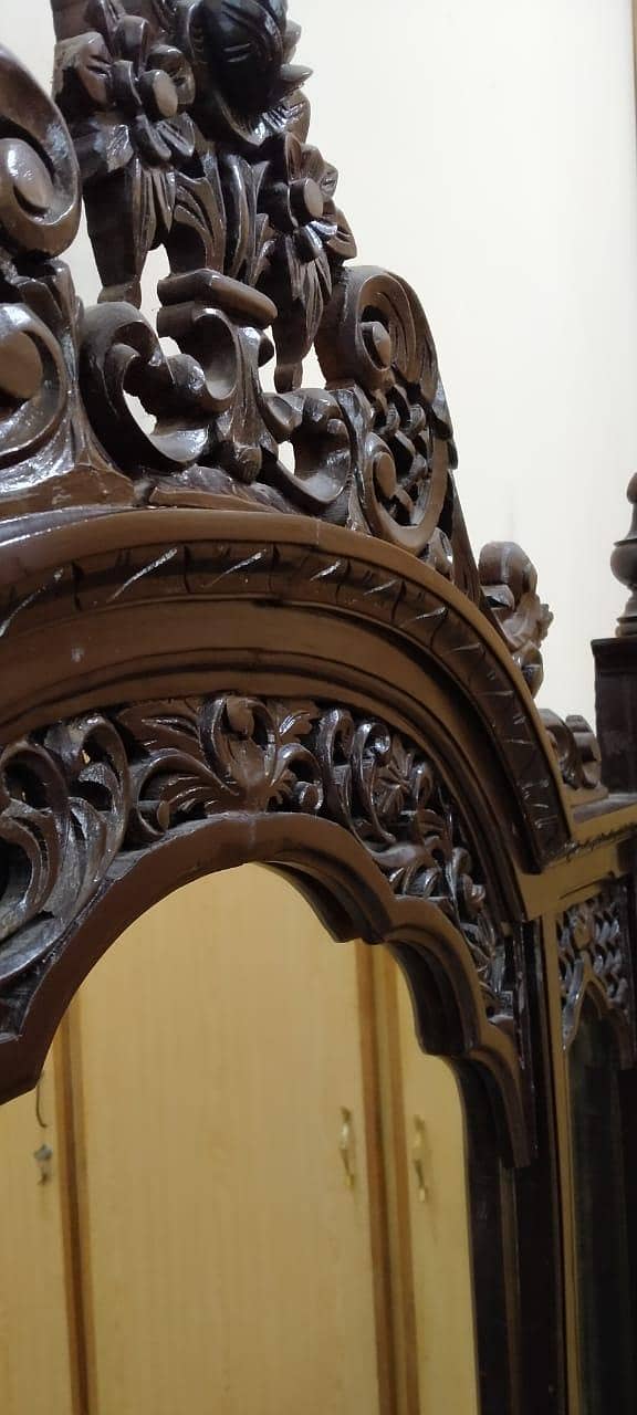 Chinioti Bed and Dressing Table 11