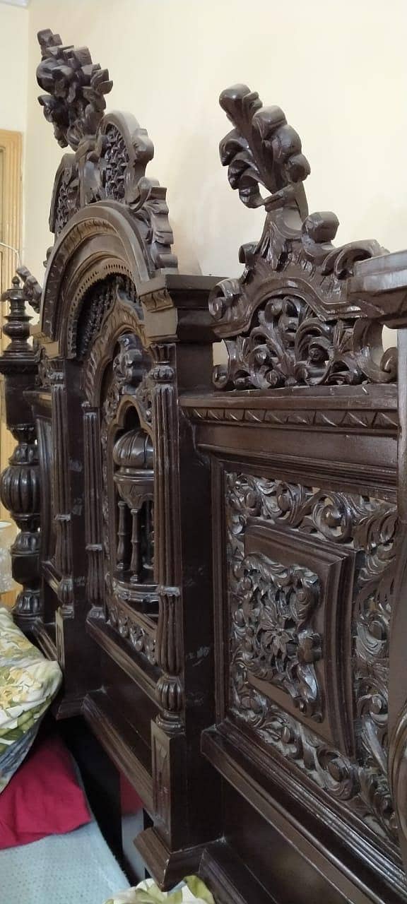 Chinioti Bed and Dressing Table 14