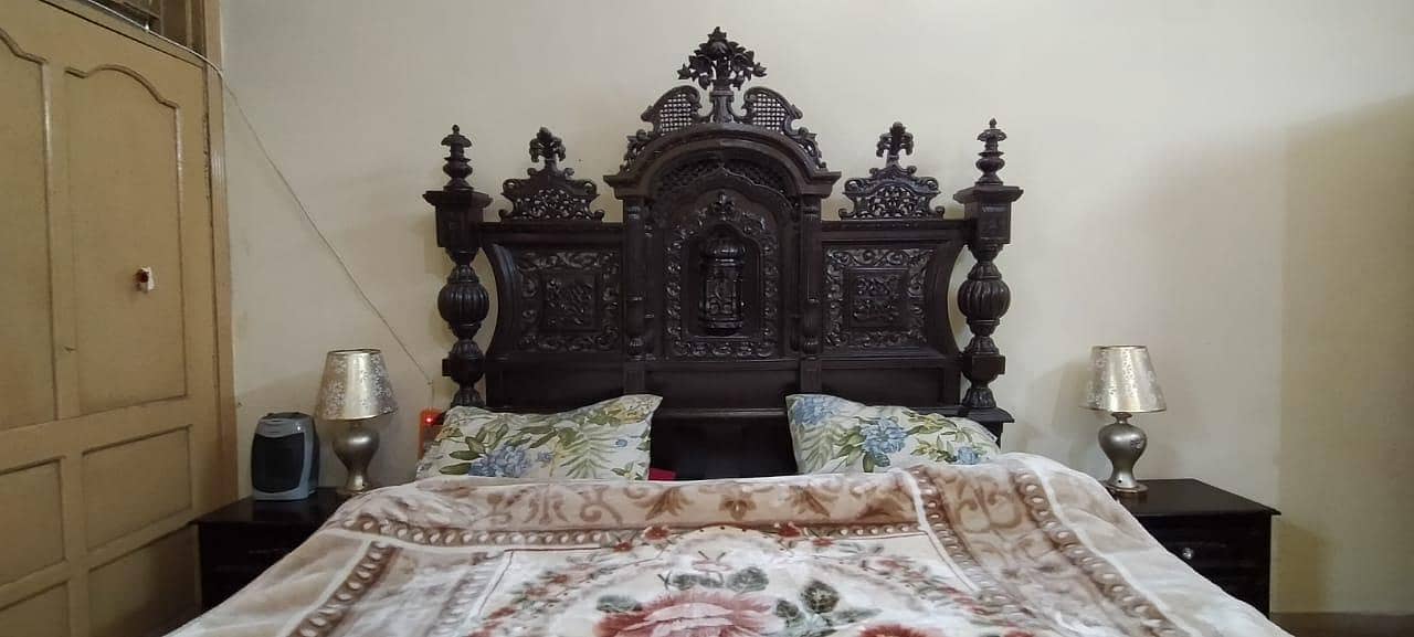 Chinioti Bed and Dressing Table 17