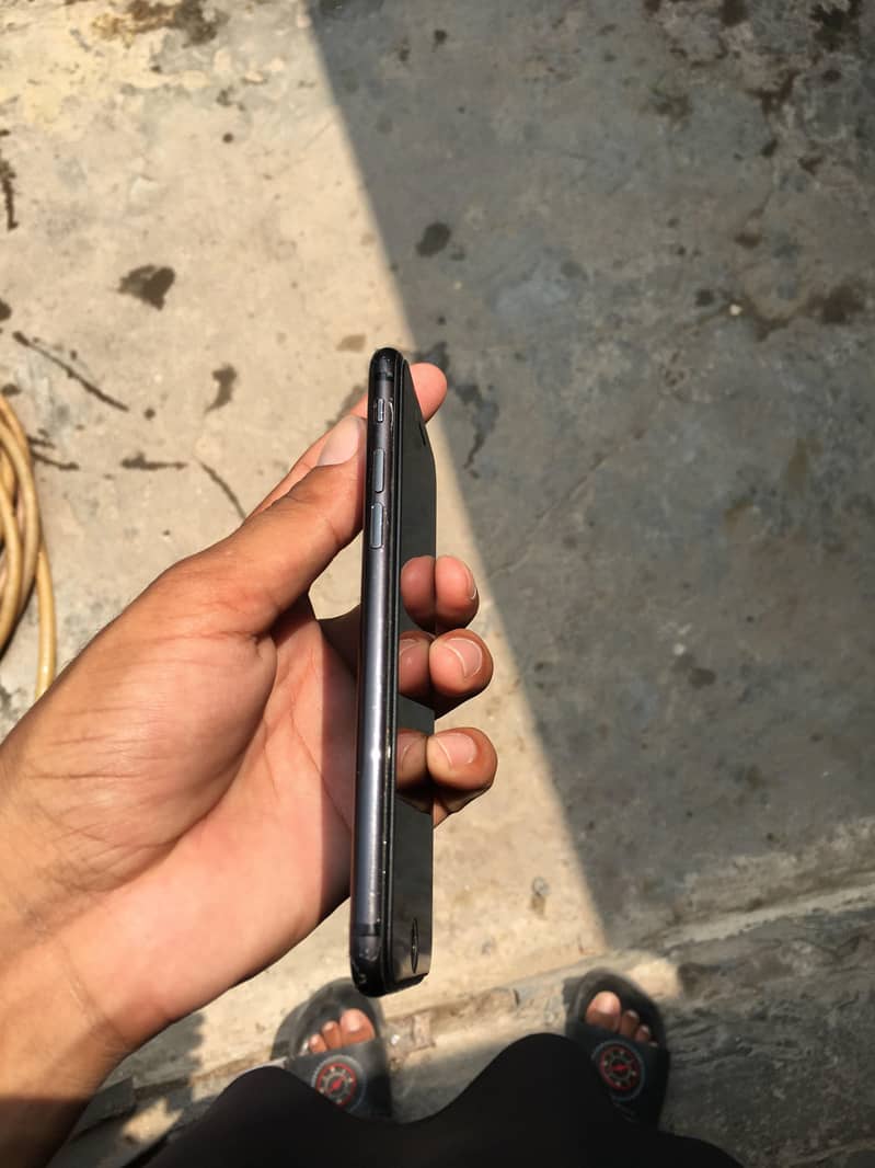 Apple iPhone 7 1