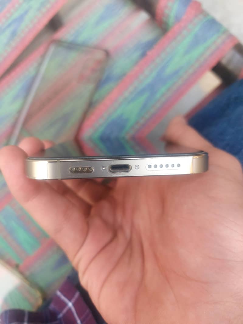 Iphone 14pro max Jv 3