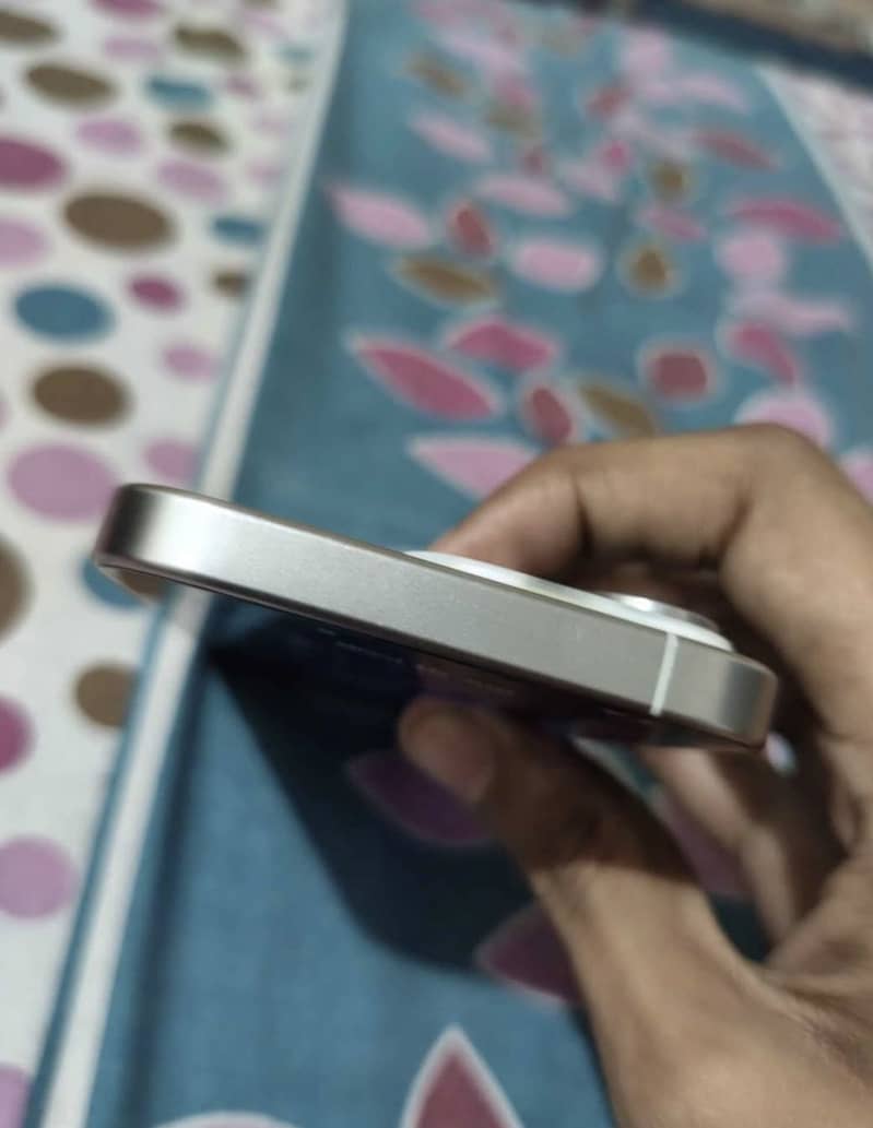 iPhone 15 pro 3