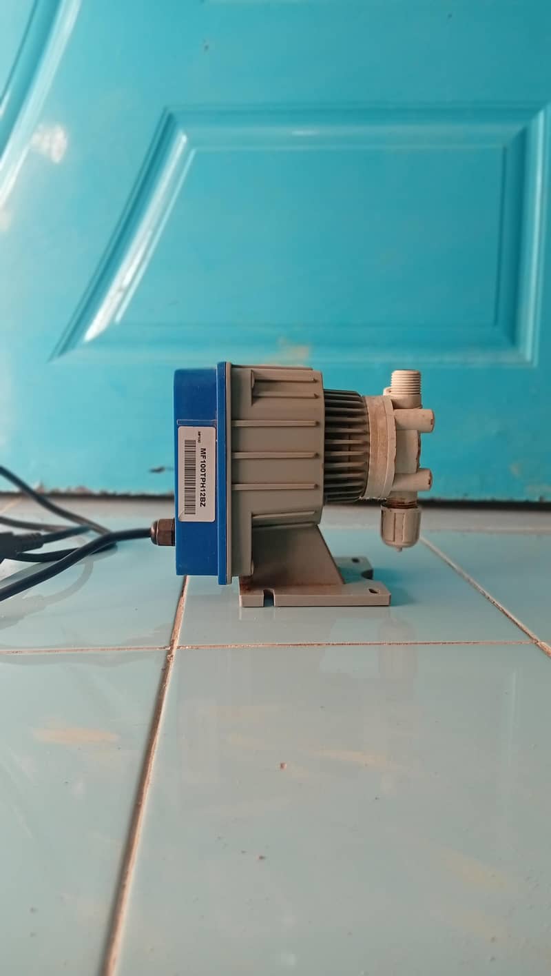 Dosing pump 4