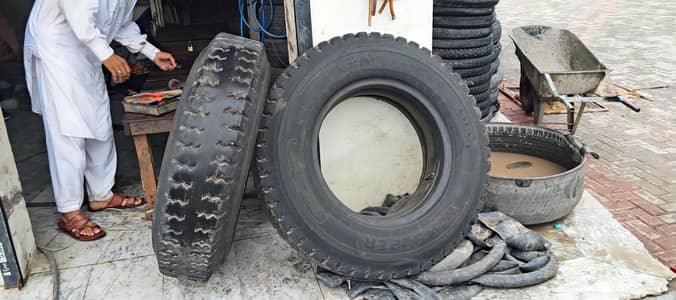 82520 plus 920 truk tyre jori