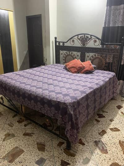 bed room set for sale.