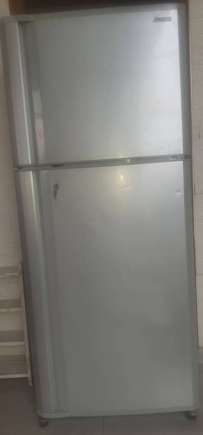 Mitsubishi 18 cubic feet No frost Fridge Model MRF-62