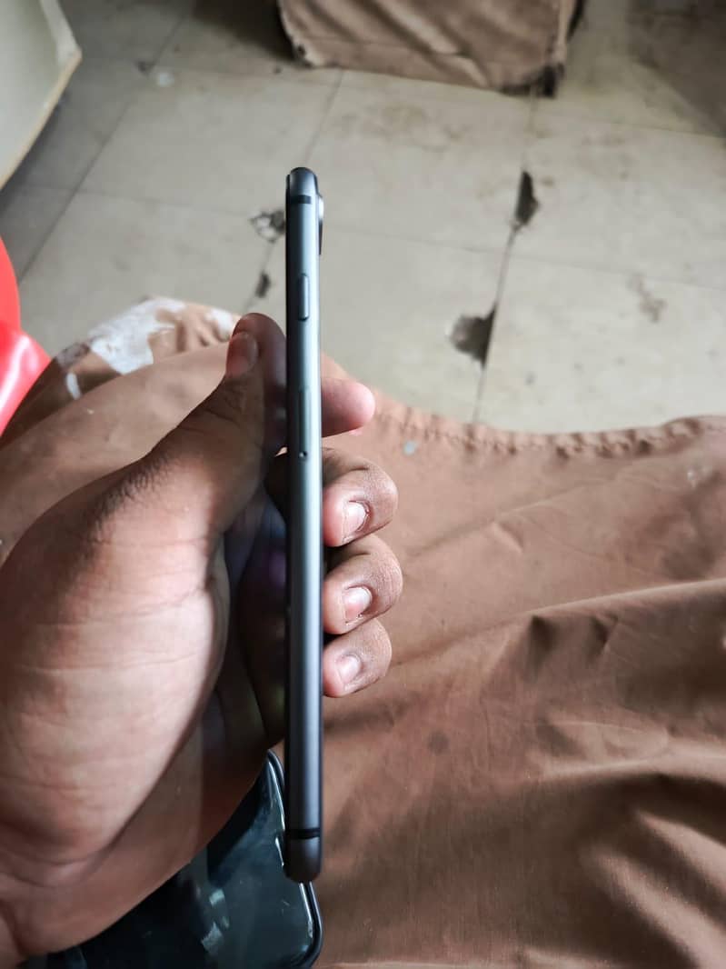 Apple iPhone 8 Plus 3