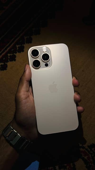 iPhone 16 Pro Max