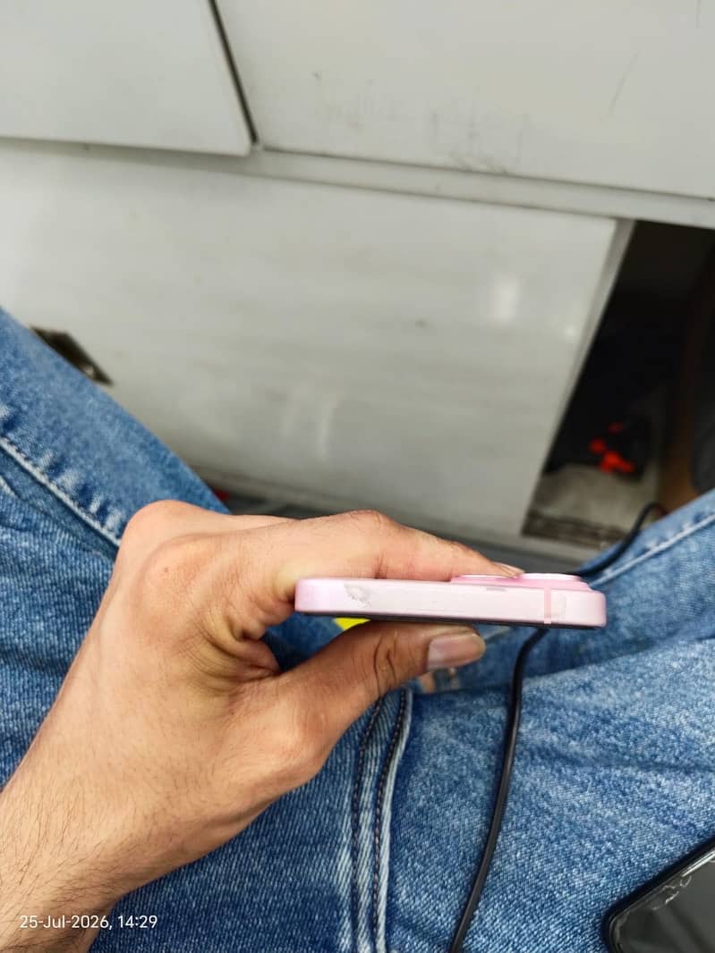 Iphone 15 2