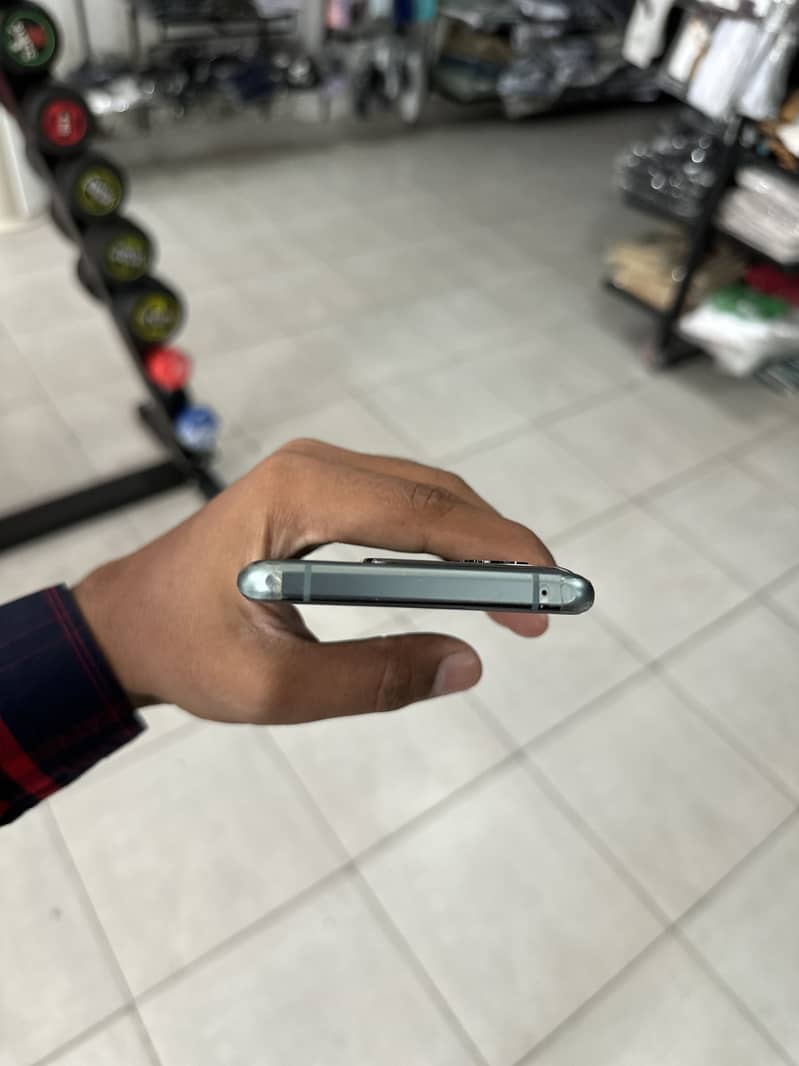 One Plus 10 Pro 6