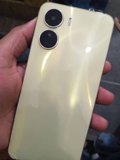 Vivo Y16