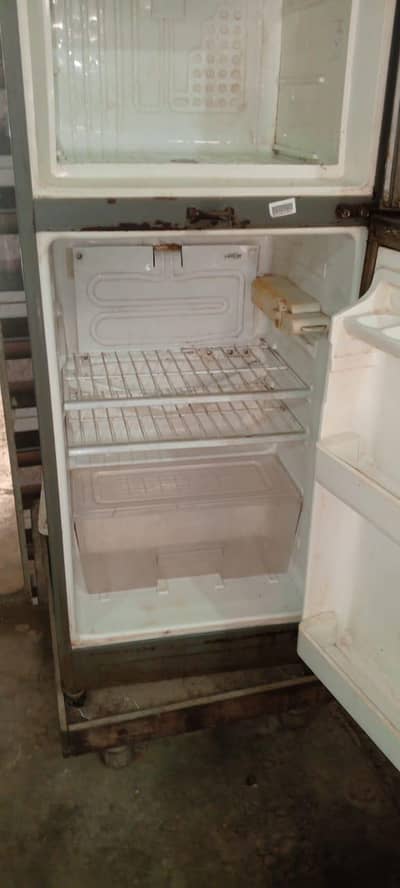 srf camprsor ka kam h baki fridge ok h