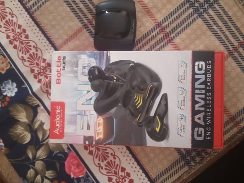 Ear  buds 4