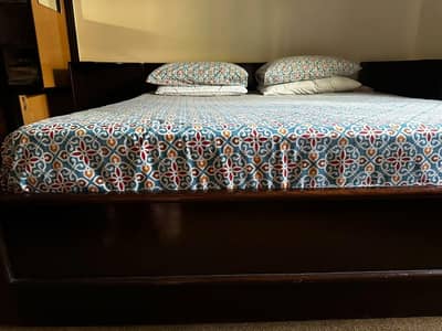 wooden bed set
