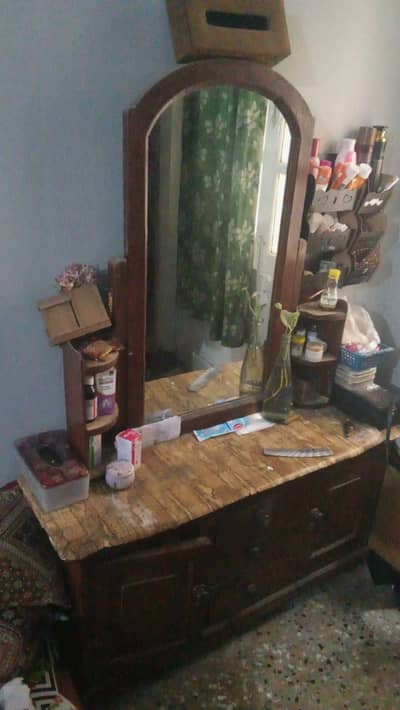 dressing table