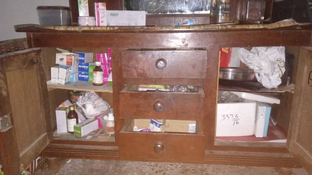 dressing table 1