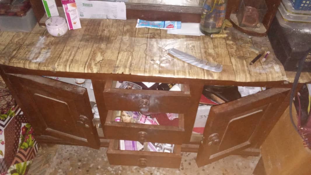dressing table 2
