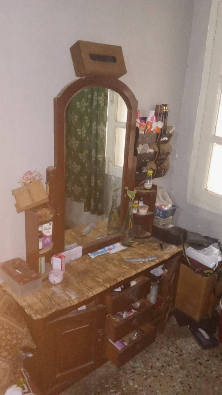 dressing table 4