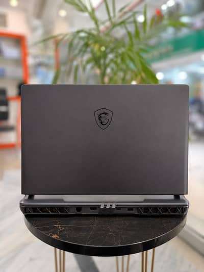 MSI VECTOR 16HX, Intel Core Ultra 9, RTX 5080, 32GB/2TB,  QHD 240hz