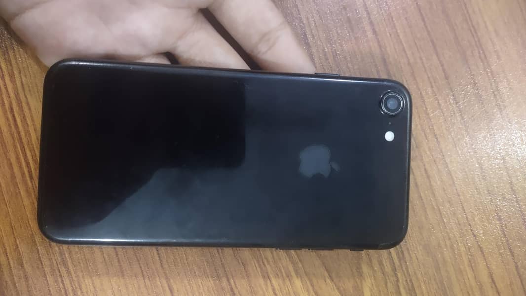 Apple iPhone 7 2