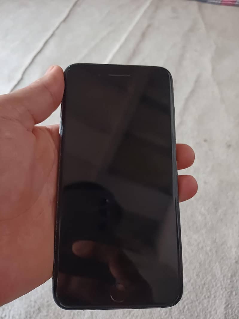 Apple iPhone 8 Plus 5