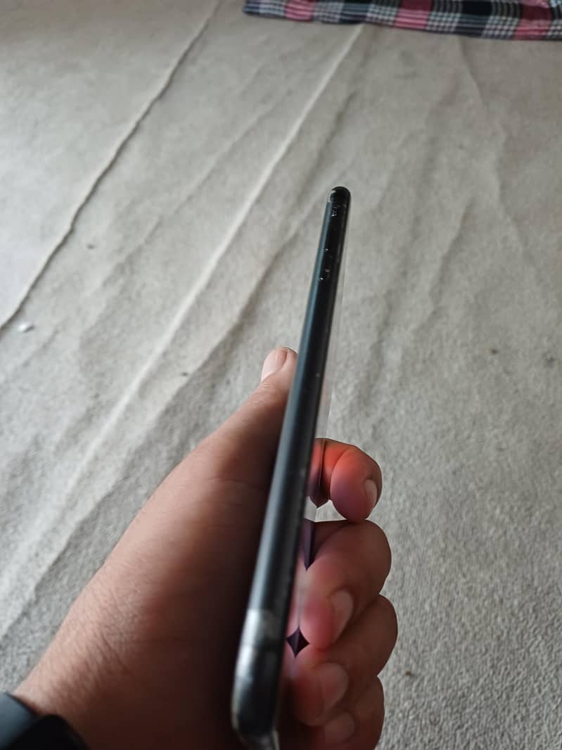 Apple iPhone 8 Plus 6