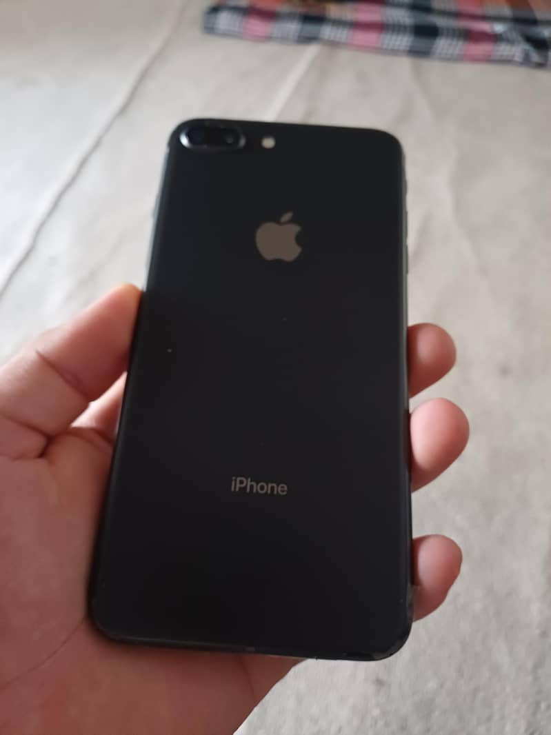 Apple iPhone 8 Plus 9