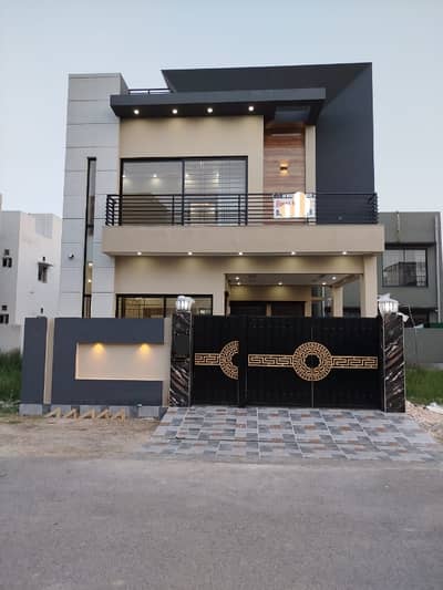 5 Marla Brand New Super Luxury Ultra Modern Designer House For Sale In DHA Rahbar