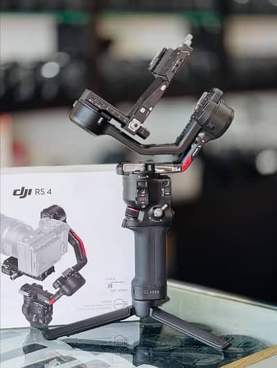 DJI RS 4 Gimbal - Original Box with All accessories