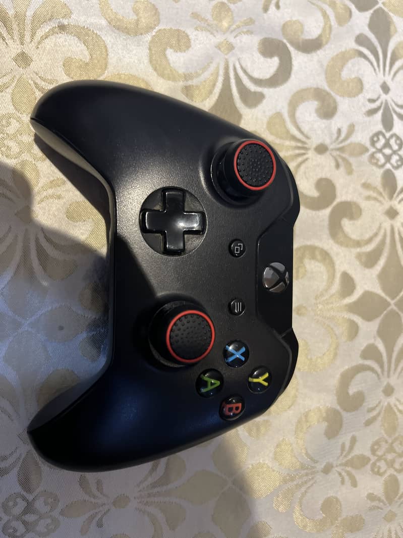 Xbox One & Original Controller 1