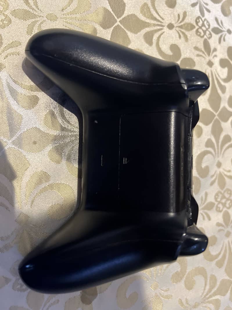 Xbox One & Original Controller 2