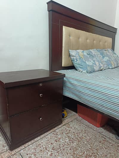 Double bed set with 2 side tables and dressing table