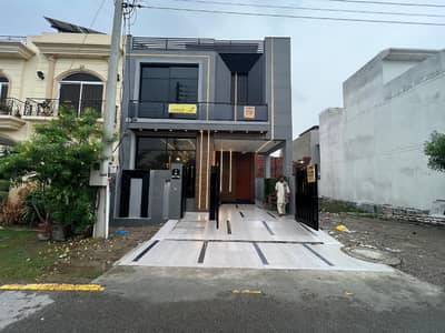 5 MARLA ULTRA MODERN DESIGN HOUSE FOR SALE ON MAIN DOUBLE ROAD