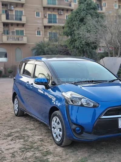 Toyota Sienta 2015