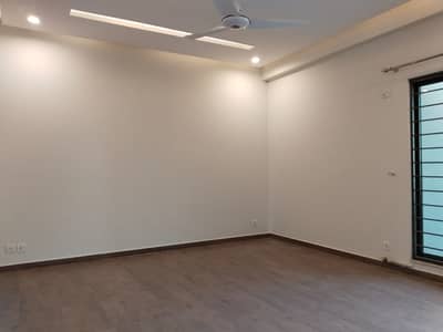 4 Bed Flat for Sale in Askari 10, Sector S Lahore
