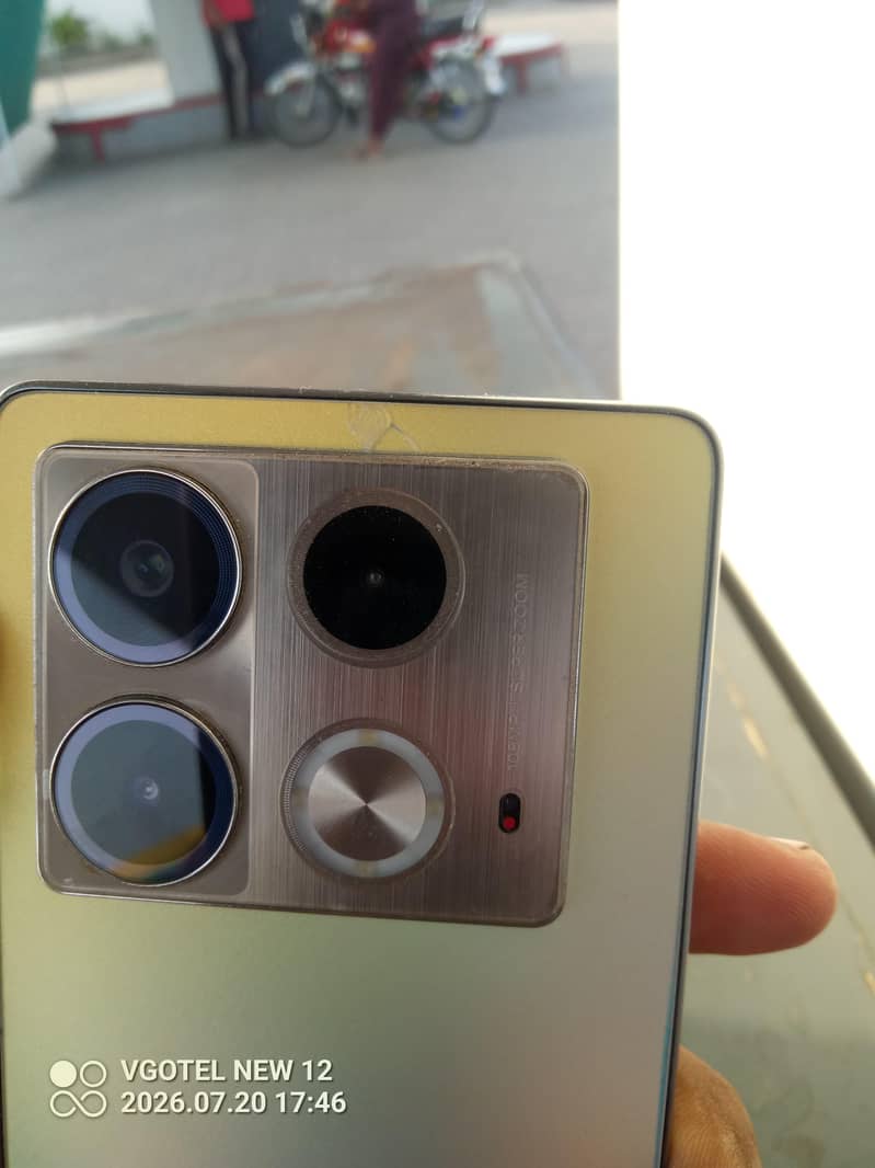 Infinix Note 40 4