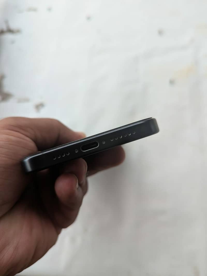 Apple iPhone 15 Pro Max 2