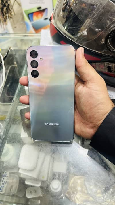 WhatsApp contact  Samsung A24 8/128 all ok + box