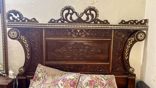 Used Solid Wood Bed Set  for Sale