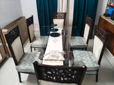 Dining table for sale