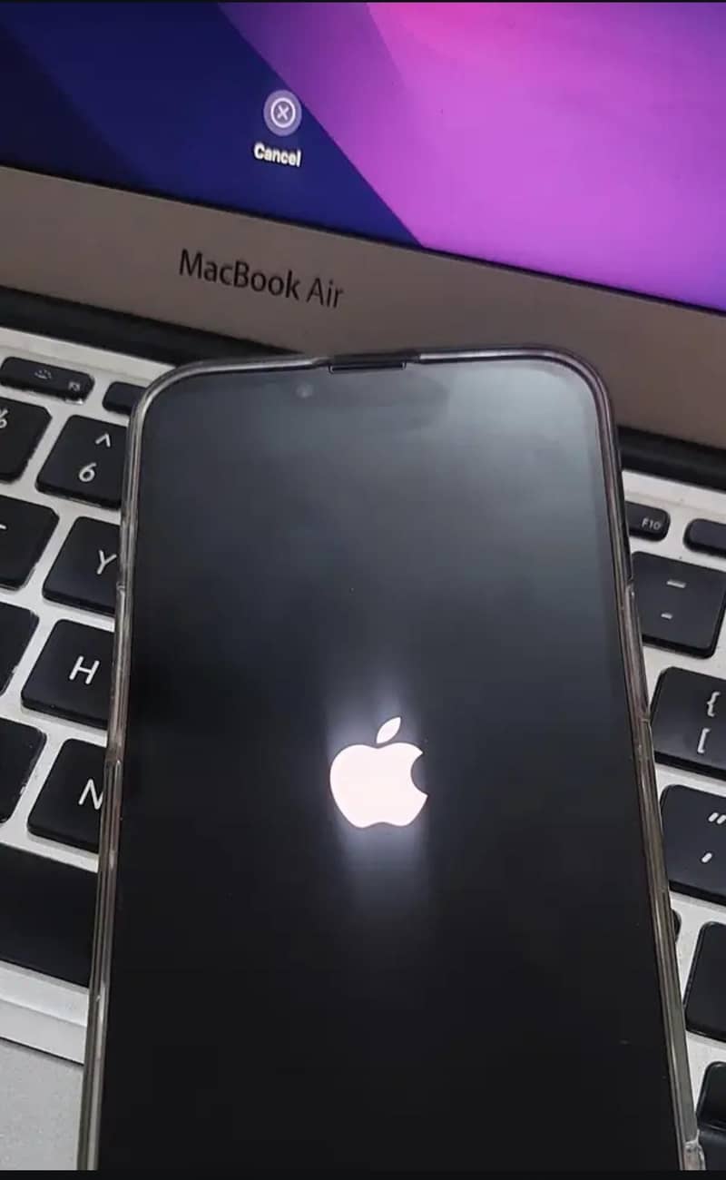 Apple iPhone 13 2
