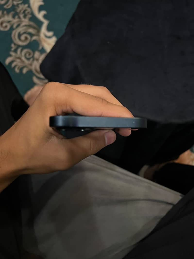 Iphone 13 4