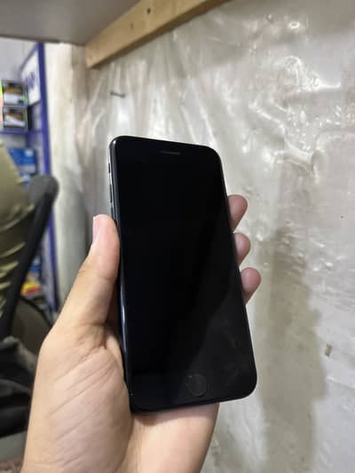 Apple iPhone SE