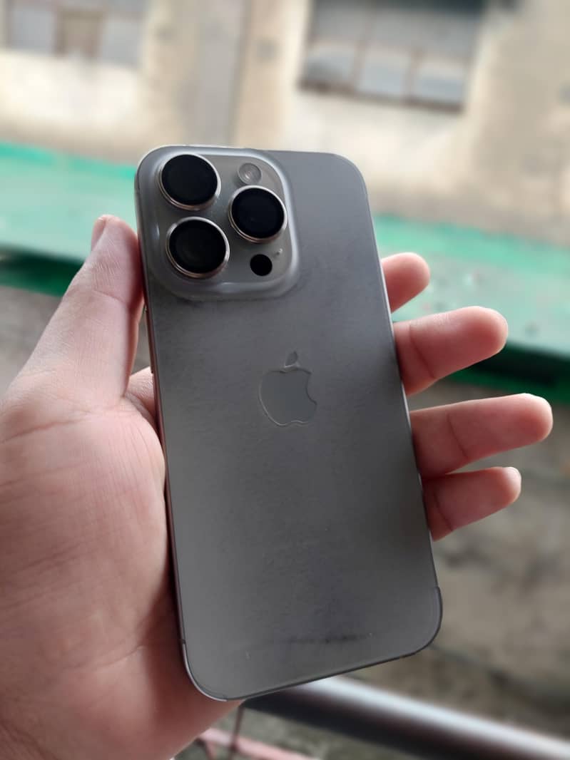 Apple iPhone 15 Pro 0