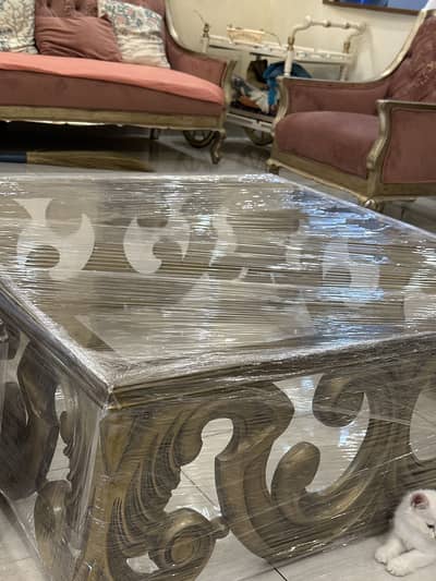 Center table and side table