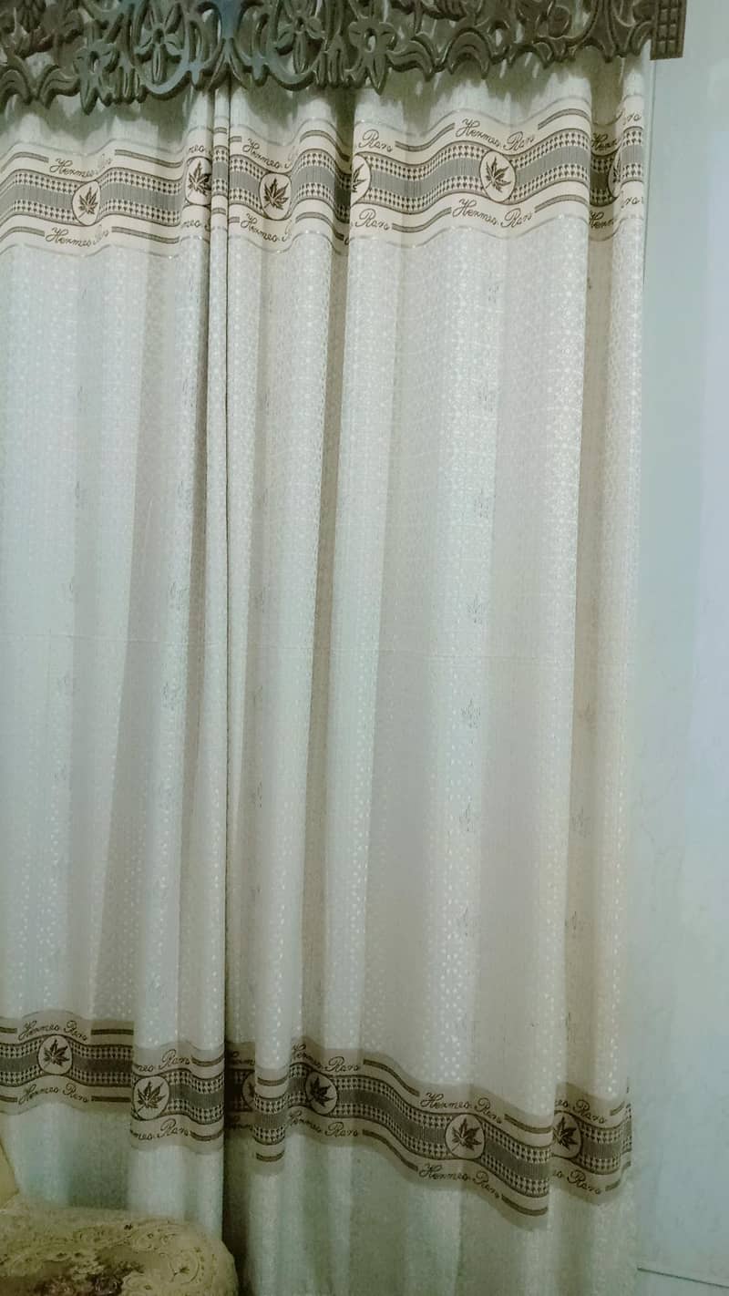 4 curtains 2
