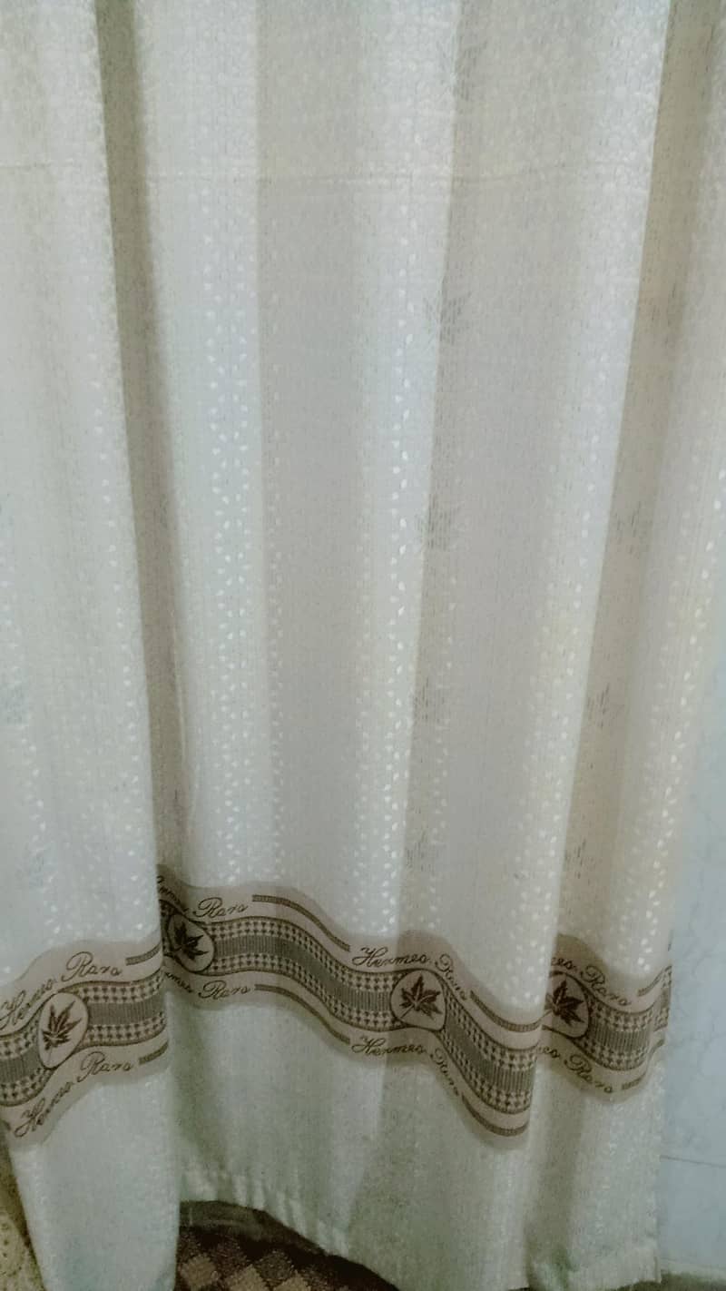 4 curtains 3